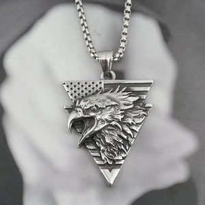 Vintage Titanium Steel Eagle Pendant Necklace For Men Hip Hop Punk Stainless Steel American Flag Eagle Head Triangle Medallion Jewelry