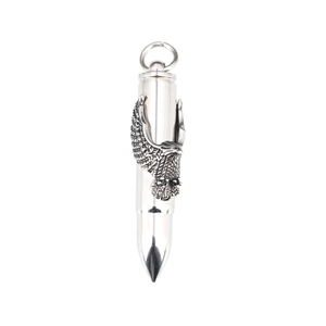 Pendentif balle en acier titane poli avec un design détaillé de relief d'aigle