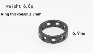 Detail view showing black chain ring dimensions with 6.9mm width and 6.8g weight specs