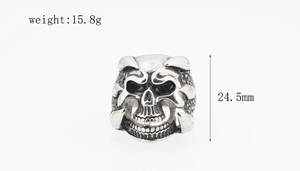 Detail van schedelring met specificaties van 15,8g gewicht en 24,5mm hoogte