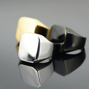 Chevalière Carrée Minimaliste en Acier Inoxydable Poli Or Argent Noir Bague Géométrique pour Hommes Femmes Bijoux de Mode