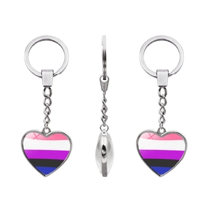 Llavero de corazón Genderfluid con patrón de rayas arcoíris en acabado de metal plateado pulido