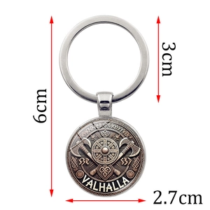 Portachiavi vintage vichingo con scudo Valhalla e doppia ascia in metallo anticato