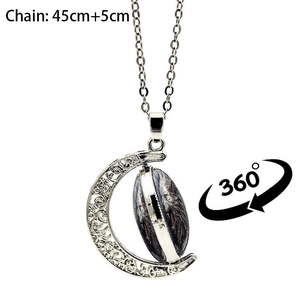 Detail of wolf head pendant with 360-degree rotation and 45cm+5cm adjustable chain