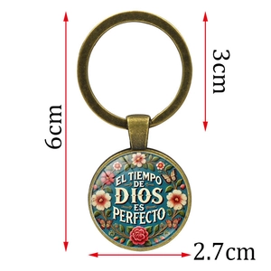 Porte-clés vintage en bronze avec charme EL TIEMPO DE DIOS ES PERFECTO sur fond blanc