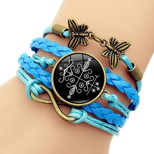 Mehrlagiges geflochtenes Armband mit blauem Band, Bronze-Schmetterling und Unendlichkeitssymbol