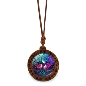 Vintage levensboom houten hanger ketting met kleurrijke glazen cabochon op waskoord