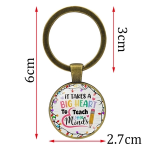 Porte-clés cadeau enseignant avec pendentif en verre, citation et dimensions détaillées