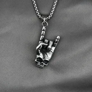 Collier Pendentif Geste Main Rock Et Crâne En Acier Titane Bijoux Gothiques Punk Antique Vieilli Pour Hommes Femmes