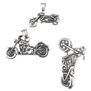 Pendentif moto rétro en acier titane avec détails punk pour collier d'homme