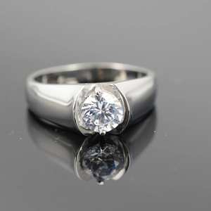 Classic men's titanium steel wedding band with a round diamond center stone
