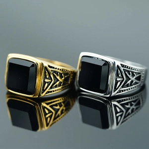 Chevalière Homme en Acier Inoxydable Vintage Avec Grande Pierre d'Obsidienne Noire Carrée Design Rétro Bijou de Mode Business
