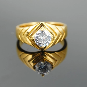 Golden titanium steel ring with V-shaped geometric patterns and large round crystal