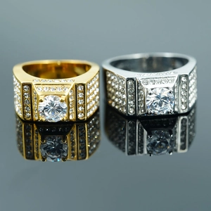 Bague en Acier Titane Hip Hop avec Strass pour Hommes Femmes Luxe Iced Out Pavé Grande Pierre Ronde Bague Géométrique