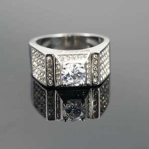 Bague de mariage de luxe en acier titane avec grand solitaire et pavé de diamants pour homme