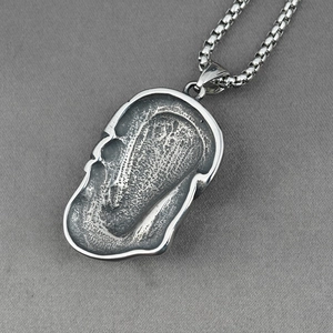 Collier pendentif crâne en acier inoxydable avec chaîne à mailles carrées épaisse