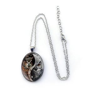 Collier vintage avec pendentif ovale hibou yin yang et cabochon en verre sur chaîne argent