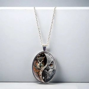 Collier avec pendentif ovale hibou yin yang artistique et chaîne argentée pour femme