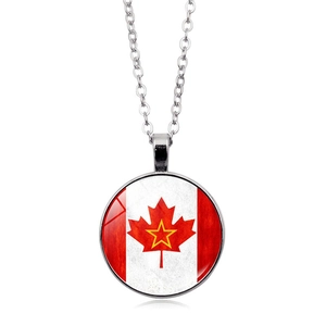 Vintage Canada Flag Pendant Necklace Alloy Glass Maple Leaf Distressed Commemorative Fashion Jewelry For Women Men Accessory