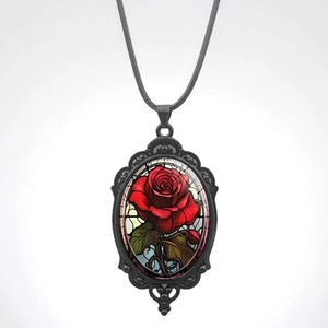 Vintage Red Rose Oval Pendant Necklace For Women Alloy Glass Hollow Frame Retro Sweater Chain Fashion Jewelry Gift