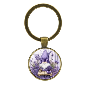 Porte-clés gnome violet avec anneau en bronze et illustration de jardin de lavande