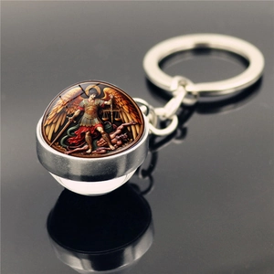 Portachiavi con Arcangelo San Michele in vetro cabochon e metallo con finitura argento