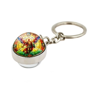 Dettaglio del portachiavi in lega d'argento con cabochon in vetro Arcangelo Michele