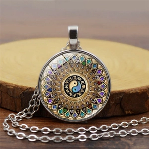 Collier Pendentif Mandala Zodiaque Vintage Yin Yang Gemme du Temps Cabochon en Verre Bijoux en Alliage Mystique Rétro