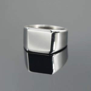Anello a sigillo quadrato minimalista da uomo in acciaio inossidabile lucido finitura argento