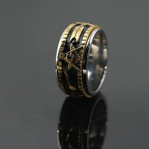 Rotatable Masonic Freemason G letter ring in titanium steel with black and gold finish