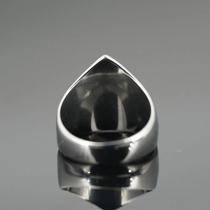 Vintage silver Viking ring with polished finish and unique triangular point design