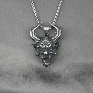 Collana con Ciondolo Maschera Hannya in Acciaio al Titanio Vintage per Uomo Gothic Demon Skull Hip Hop Jewelry Retro Ossidato