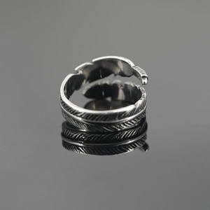 Retro feather titanium steel open ring for men with vintage engraved texture