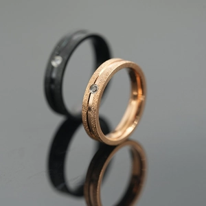 Frosted Titanium Steel Ring For Men Women Rose Gold Black Rhinestone Inlaid Couple Band Minimalist Fashion Daily Jewelry