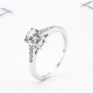 Vintage Stainless Steel Round Cut Rhinestone Solitaire Engagement Ring Silver Color Pave Side Stone Finger Ring For Women
