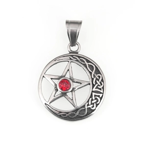Colgante celestial vintage de estrella y luna en plata antigua con piedra de circón rojo