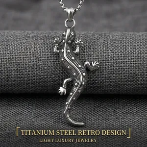 Retro Gecko Titanium Steel Pendant Necklace For Men Women Distressed Animal Texture Punk Hip Hop Jewelry Gift Box Chain Necklace
