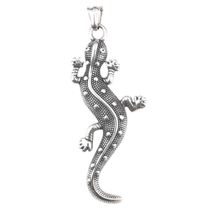 Retro stainless steel gecko lizard pendant necklace with oxidized vintage finish