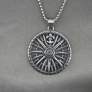Collana con ciondolo a bussola vintage in acciaio inossidabile con simboli nautici N E S W