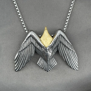 Collier rétro avec pendentif aigle bicolore en acier inoxydable et chaîne box