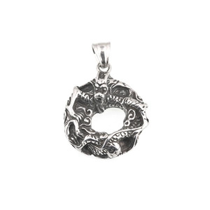 Pendentif dragon circulaire en acier titane pour homme avec finition vintage