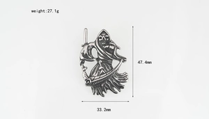 Detailweergave van de vintage reaper schedel hanger van 47,4 mm bij 33,2 mm