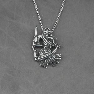 Gothic retro grim reaper hanger ketting met zeis in vintage zilveren afwerking