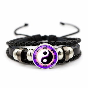 Bracelet multicouche en cuir tressé avec breloque Yin Yang violette sous verre