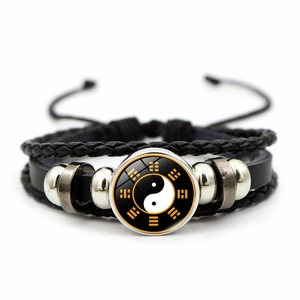 Bracelet rétro multicouche en cuir tressé avec breloque Yin Yang Tai Chi en verre
