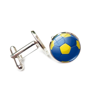 Détails des boutons de manchette argentés avec motif de football bleu et jaune sous verre