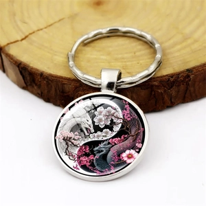 Porte-clés dôme en verre Yin Yang dragon avec fleurs de cerisier sur bois