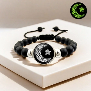 Bracelet lumineux lune et soleil avec perles noires mates et breloque mandala pour couple