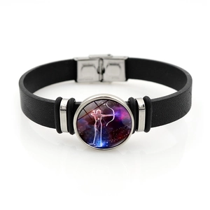 Bracciale Sagittario in pelle nera con cupola in vetro galassia viola e chiusura in metallo