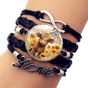 Mehrlagiges Highland Cow Armband mit Unendlichkeitssymbol und Love-Anhänger in Schwarz